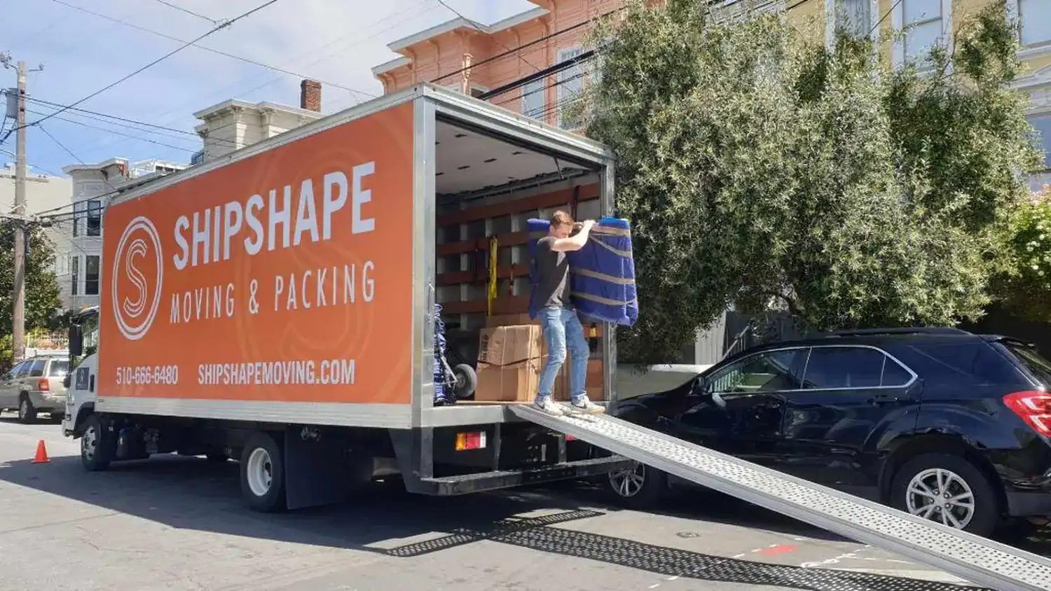 Small shuttle truck used for Montclair hillside moves in the Oakland Hills