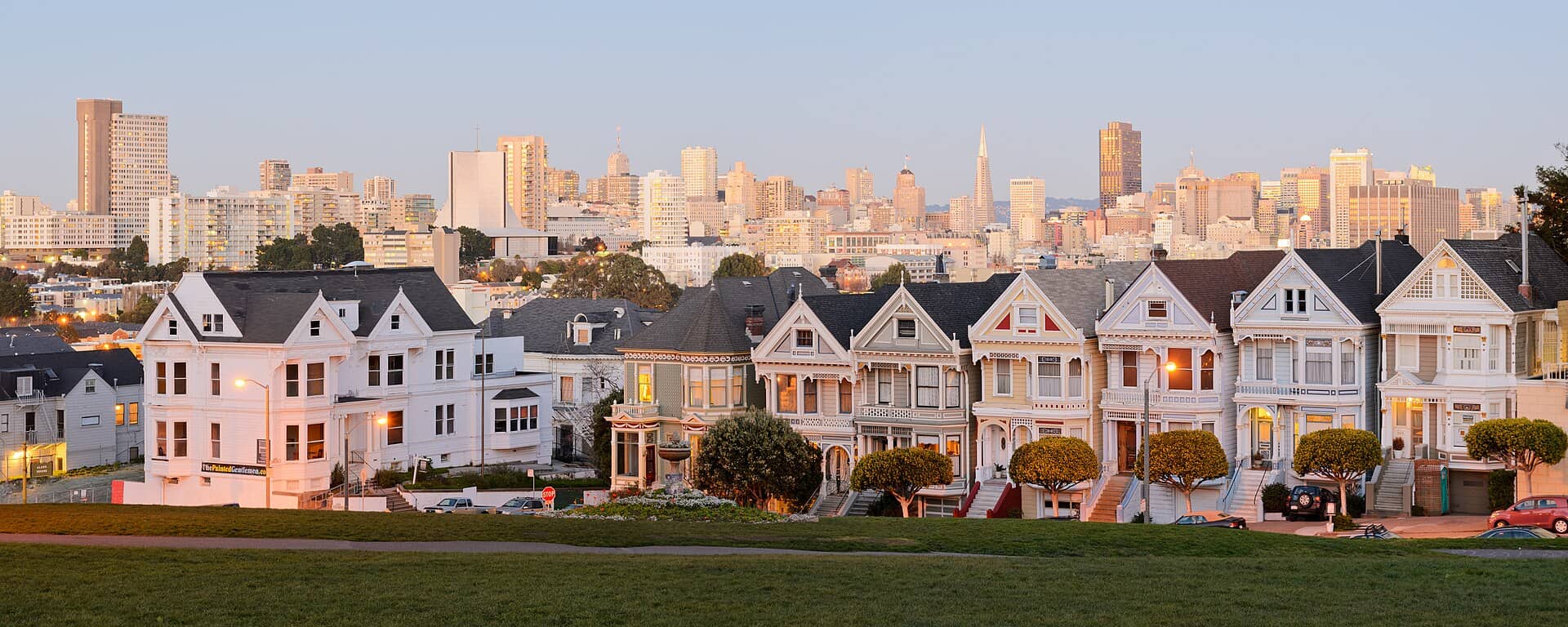 The Painted Ladies Victorian houses with the San Francisco skyline in the background