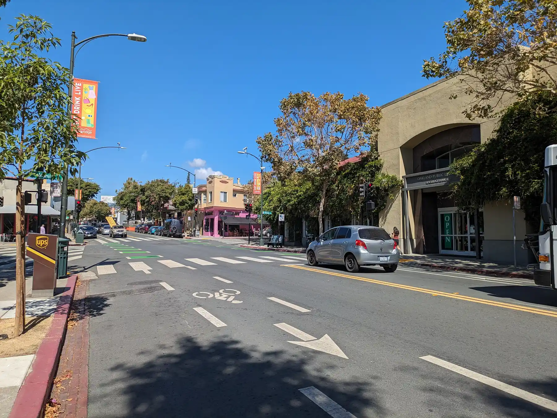 College Avenue shops and street in the Rockridge district of Oakland, California