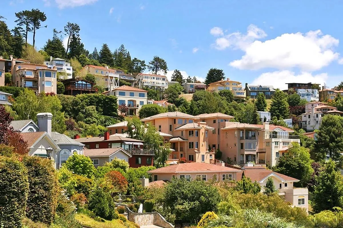 Hillside homes in Montclair Oakland California